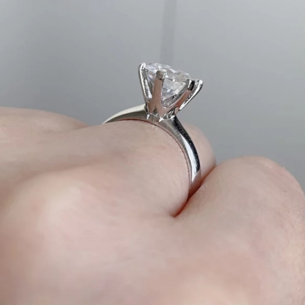 2 TCW GENIUNE D  BRILLIANT WHITE MOISSANITE - Picture 3 of 10